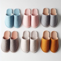 Chaussons Confort Vibrant Écologiques Respirants Antidérapants en Fourrure Douce Multicolores à Semelle Compensée en Feutre avec Doublure en Tissu Coton pour Hôtels Printemps-Automne