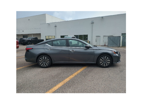 Certificado Seminuevo 2024 Nissan Altima 2,5 SV Regular Sin Plomo 2,5 L/152 SUV - Product Image 2