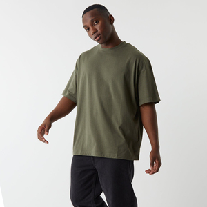 T-shirt pour homme en tissu doux, léger, à manches courtes, décontracté pour le streetwear, la mode quotidienne et les applications d'impression de logo personnalisé - Product Image 2