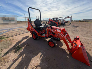Très pratique : Chargeuse-pelleteuse compacte Kubota BX23S 23 CV 4x4, 2 vitesses, garantie 4 ans, faible consommation de carburant - Product Image 5