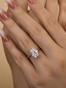 Anillo Clásico Shama Gems Jewels de Lujo Chapado en Oro, Plata de Ley 925 con Baño de Rodio, Corte Ovalado Alargado de 3.5 Quilates, Moissanita - Product Image 2