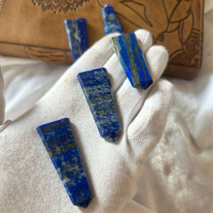 100% naturel poli sculpté Lapis Lazuli pointe plate crayon cristal baguette Feng Shui pierre semi-précieuse artisanat pour l'énergie de guérison - Product Image 1