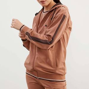 Ensemble de survêtement personnalisé en gros pour femmes, 100 % coton, imprimé, color block, avec fermeture éclair, respirant, streetwear d'hiver, avec logo frontal, 2 en 1 - Product Image 4