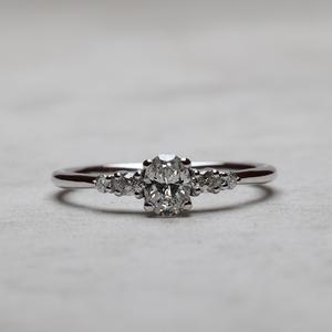 Anillo de compromiso de corte ovalado CZ blanco de 8x6mm, banda de plata de promesa de tres piedras delicadas, joyería de aniversario de boda para mujer nupcial - Product Image 1