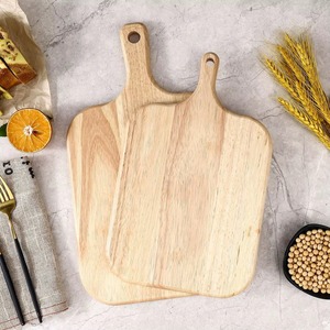Planche à découper et plateau de service en bois naturel écologique avec poignée intégrée et trou de suspension, épaisseur 1,5 cm, compatible lave-vaisselle - Product Image 3