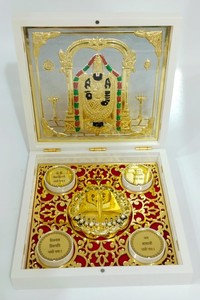 งานฝีมือทำด้วยมือสแตนเลสชุบทองเทวรูปรูปพระศาสนา balaji padmavati charan Paduka Art Decor สำหรับงานแต่งงานของดิวาลี - Product Image 4