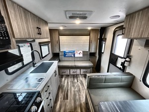 Se vende un K-e-y-s-t-o-ne Passport 219BH usado del 2021, listo para la venta. - Product Image 2