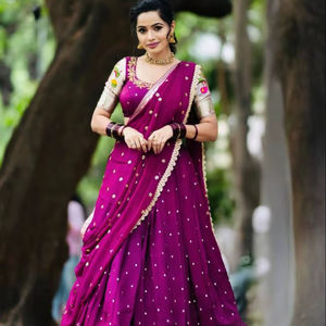 Lehenga Choli entièrement brodé en Georgette Fox avec sequins et broderies, jupe évasée de 3,5 mètres - Product Image 1