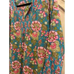 Vestido de Verano Estilo A-Line, Alta Calidad, Viscosa, Estampado Floral, Cintura Imperio, Mangas Abullonadas, Sin Cuello, Para Cualquier Temporada - Product Image 2