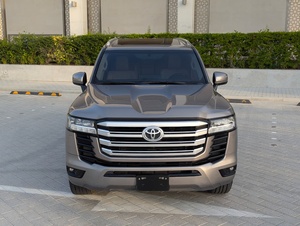 รถ SUV ปี 2024 พวงมาลัยซ้าย เบนซิน ขับเคลื่อน 4 ล้อ เทอร์โบ เกียร์อัตโนมัติ เบาะหนังสีเข้ม หลังคาซันรูฟแบบพาโนรามา - Product Image 3