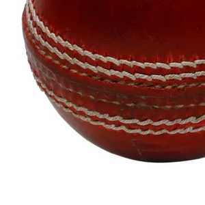 T20 de diseño personalizado de la mejor calidad sobre pelota de cricket, nuevo equipo deportivo Popular de cuero genuino de 4 piezas, rendimiento óptimo de Color rojo - Product Image 6