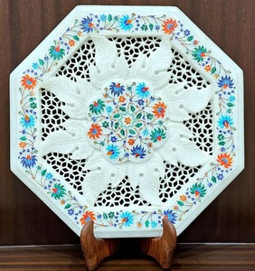 Dessus de table en marbre de pierre naturelle de qualité supérieure pour restaurants ou villas et intérieurs de maison disponibles à la vente - Product Image 4