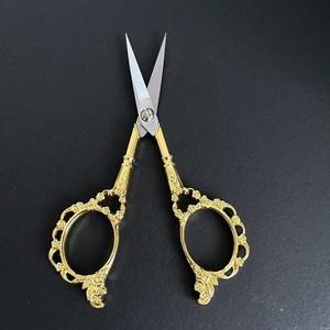 Ciseaux à broder en laiton faits à la main en forme d'oiseau, ciseaux de tailleur vintage pour la couture, la découpe de tissus, outil décoratif - Product Image 3