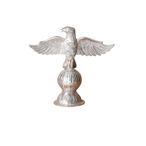 Sculpture de couple d'oiseaux amoureux de qualité supérieure, posant sur une branche, avec une finition dorée élégante, statue décorative en métal pour la décoration moderne de la maison - Product Image 5