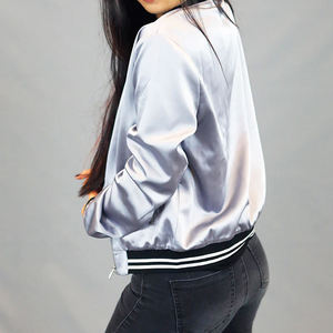 2025 meilleur Design femmes Satin Bomber veste varsity veste femmes grande taille fermeture éclair manches longues Bomber veste entièrement personnalisé - Product Image 2