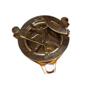 Boussole en laiton massif avec cadran solaire à vendre, instrument nautique artisanal pour cadeaux, décoration intérieure et exposition de collection - Product Image 5