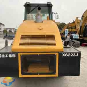 Rouleau vibratoire XCMG XS223J, capacité de 22 tonnes, état neuf, forte capacité de travail, prix bas, marque chinoise réputée, moteur unique - Product Image 3