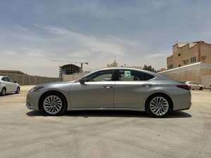 Sedán Usado 2022 RX ES350 AWD, Volante a la Izquierda, Control de Crucero Adaptativo, Asientos de Cuero, Luces LED Automáticas, Euro IV 360 4.5L - Product Image 6