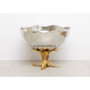 Cuenco pulido brillante plateado de metal resistente de forma redonda con textura martillada con base de diseñador única chapada en oro de la India - Product Image 2