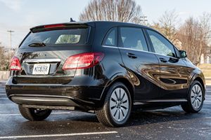 AUTOS USADOS EN VENTA 2017 B250e - Product Image 4