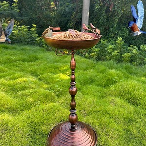 เครื่องป้อนนกสำเร็จรูปแบบโบราณทำจากโลหะทองแดงที่ใส่กระรอกกันการเคี้ยวเครื่องให้อาหารนกป่าใช้ภายนอกบ้านนก - Product Image 2