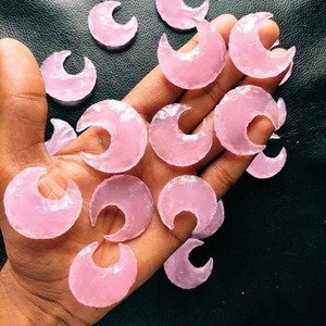 Suministro al por mayor de cristal de punta de flecha de cuarzo rosa para equilibrio emocional y alineación de chakras disponible para la venta - Product Image 2