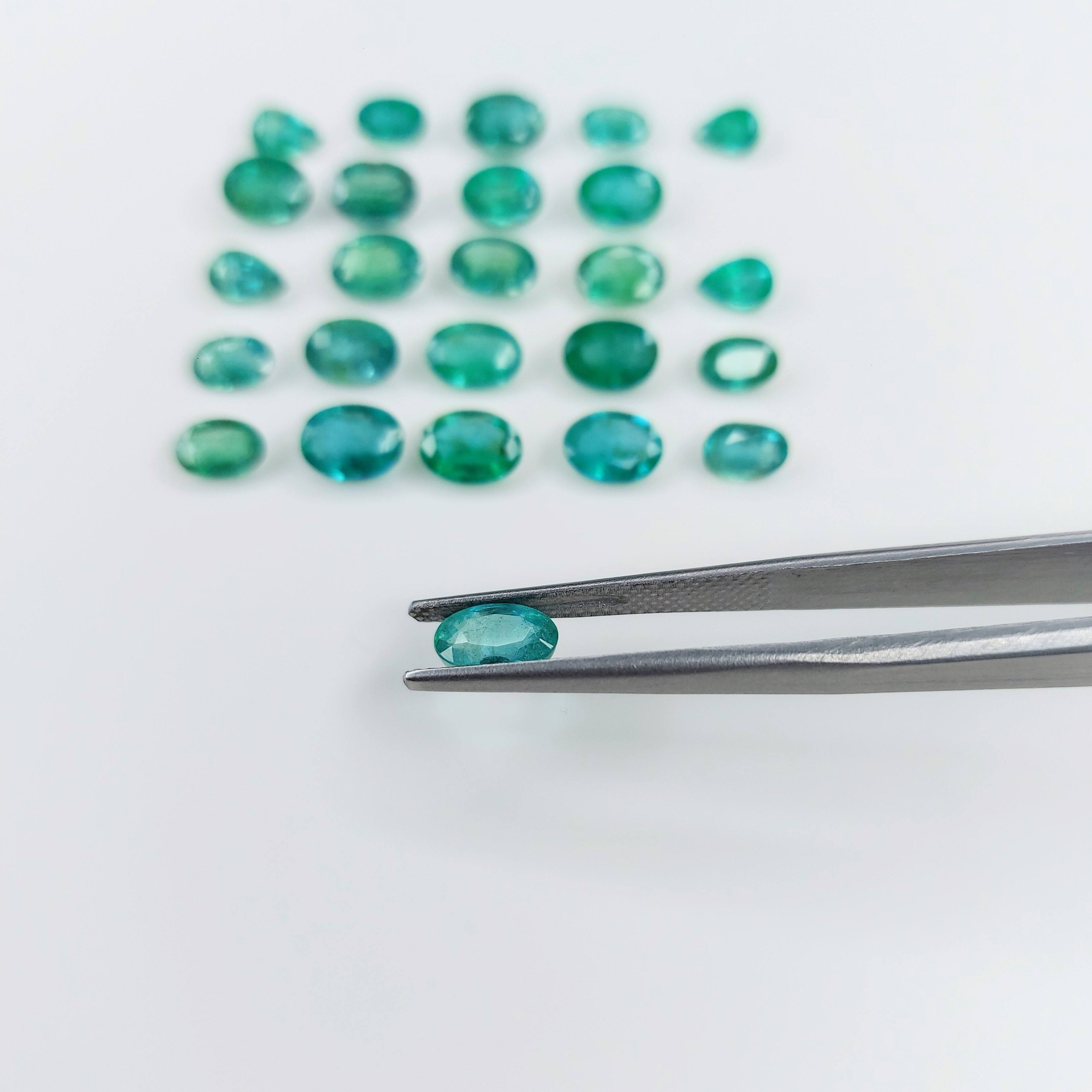 สีเขียว