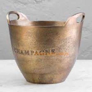 Seau à bouteille de vin fait à la main en métal plaqué or le plus récent design Seau à vin décoratif de luxe en laiton massif pour la fête de table vintage - Product Image 6