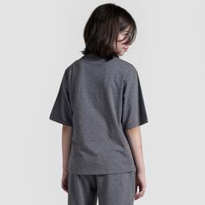 Chemise en velours côtelé simple et tendance GA en gris anthracite - Product Image 2