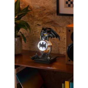 Batman 27 cm LED Diorama <b>Light</b> with Detachable Bat-Signal Figure AC Power Supply - Product Image 1