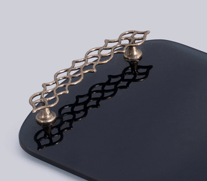 Plateau de service de luxe en laiton fait à la main avec poignées de feuilles ornées Plateau de boissons décoratif écologique pour les cadeaux de repas à la maison - Product Image 3