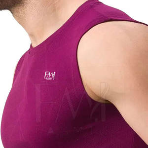Débardeurs de fitness personnalisés pour hommes des fabricants professionnels T-shirts d'exercice robustes avec des patchs personnalisés pour la course - Product Image 5
