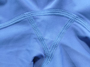 เสื้อผ้าสำหรับยิมของผู้หญิงรุ่นพื้นฐานลายพรางลำลองมีกระเป๋าพิมพ์ลายพรางระบายอากาศได้ดีและมีกระดุมตกแต่ง - Product Image 5