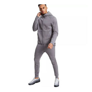 Survêtement personnalisé en polyester avec fermeture éclair pour hommes Survêtement uni à capuche à manches longues pour hommes Survêtement avec logo personnalisé pour hommes - Product Image 3