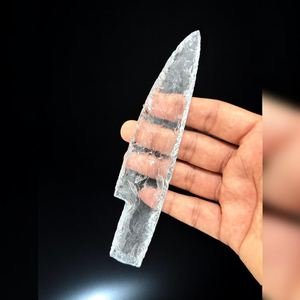 Couteau en cristal de quartz clair avec manche en bois sculpté à la main Poignard spirituel Athame pour les rituels de guérison - Product Image 2