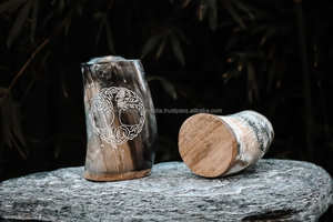 Tasse en corne de buffle naturelle de haute qualité Viking sculpté corne à boire avec couvercles à base de bois Technique polie à des fins décoratives - Product Image 2