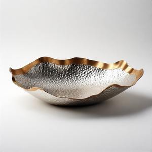 Juego de Tazones de Diseño GlitzNest, El Opulento Juego de Tazones Imperial, Tazón para Servir Chapado en Oro Real Hecho a Mano con Adornos de Escudo Real - Product Image 4