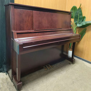 Piano Vertical Yamaha W102bw de Calidad Japonesa, 88 Teclas, Rendimiento Profesional, Sonido Potente y Claro, Estilo Clásico, Listo para el Escenario - Product Image 2