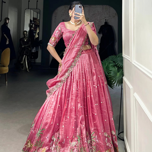 Lehenga de mariage de designer Bollywood, Lehenga traditionnel magnifique, avec un chemisier fantaisie, un dupatta, pour mariage pakistanais, demoiselle d'honneur - Product Image 1