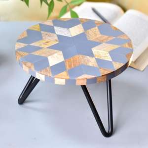 Support à gâteau en bois d'acacia écologique avec pieds en métal noir Support rond pour gâteau et peste personnalisé pour anniversaire et événement de mariage - Product Image 2