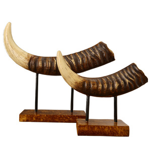 Escultura de cuerno de <span class=keywords><strong>Toro</strong></span> de resina de estilo americano, decoración Interior del hogar para sala de estar, modelo de oficina, adorno de exhibición de habitación - Product Image 1