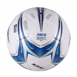 Ballon de football léger et durable pour jeunes adultes et débutants Idéal pour la pratique sur gazon ou sur gazon Soccerbal - Product Image 3