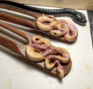 Bâtons de cheveux sophistiqués en corne de buffle Épingles à cheveux en corne de vache et de boeuf de qualité supérieure avec style de fleurs sculptées pour une élégance moderne - Product Image 2