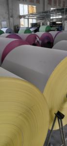 फैक्टरी थोक अनुकूलित 3-6 प्लाई 50/55/60/80 जीएसएम कार्बोनेलेस कॉपी पेपर डिजिटल प्रिंटिंग निरंतर रूप बहु-भाग रसीद - Product Image 4