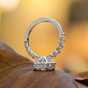 Bague de fiançailles de luxe en argent sterling 925 avec pavé de moissanite taille princesse vintage, design halo en grappe - Product Image 6