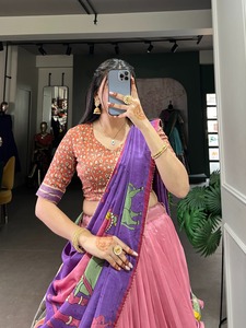 FashionHarbour Venta al por mayor Tasa Tussar Seda Bollywood Estilo Lehenga Choli con Dupatta Ropa de invierno tradicional para fiestas - Product Image 6