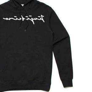 Sudadera con capucha Core Signature negra para hombre, mezcla pesada de algodón y poliéster, ajuste regular, aislada y cómoda para uso diario - Product Image 4