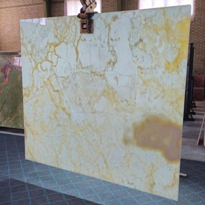 Dalles de marbre onyx aux tons terreux, beige naturel, vert, panneaux de pierre dorée - Product Image 6