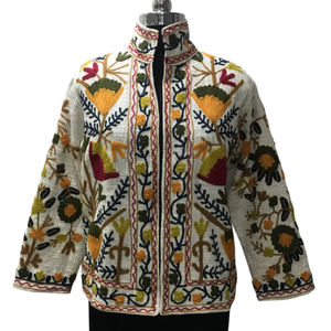 Veste en coton brodé Suzani multicolore faite à la main pour femmes Boho Chic Floral Design respirant Artisan artisanal traditionnel - Product Image 1