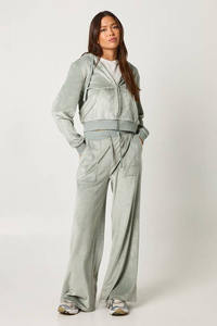 Ensemble de survêtement à capuche ajusté 2 pièces gris de qualité supérieure pour femme Sweat à capuche respirant et pantalon de survêtement Ensemble de survêtement 2 pièces - Product Image 6